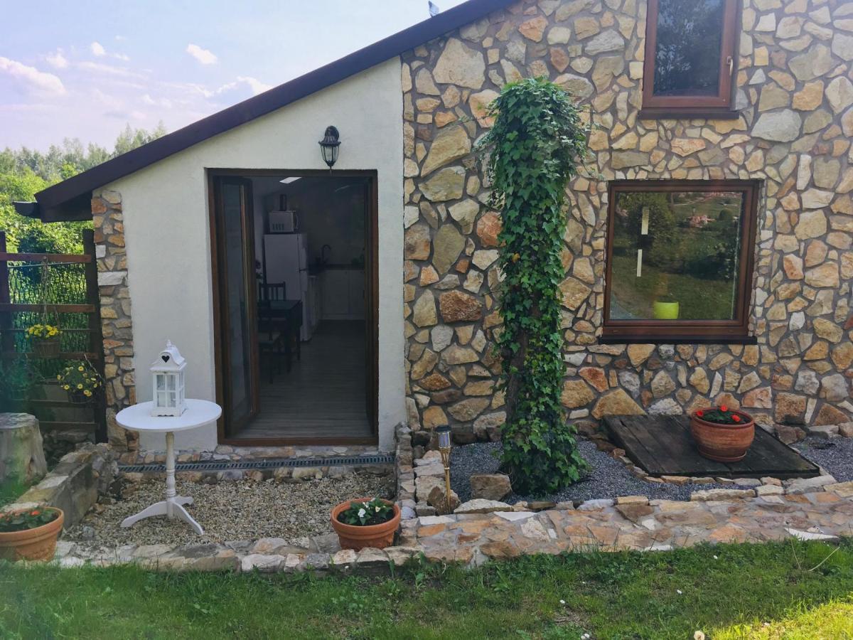 Czytelnia W Sadzie Vila Krzykawka Exterior foto
