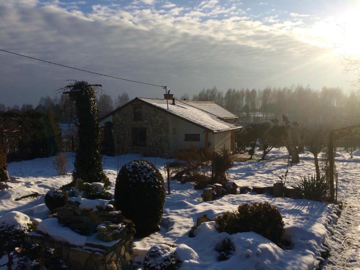 Czytelnia W Sadzie Vila Krzykawka Exterior foto